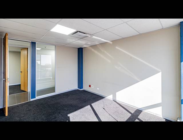 617M² OFFICE TO LET IN FERNDALE